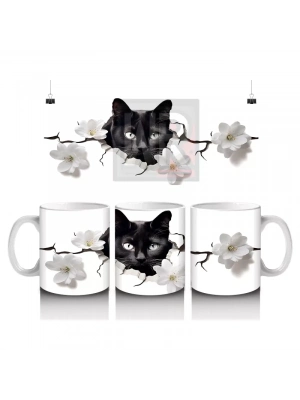 Beyaz Çiçeklerle Kaplı Siyah Kedi – Baskılı Kahve Kupası
