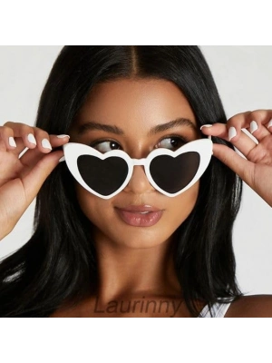 Beyaz Renk Kalp Şekilli Parti Gözlüğü