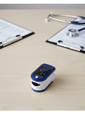 ® Kolay Kullanımlı Parmak Tipi Pulse Oksimetre Ev Tipi Kullanım