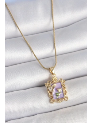 ® 316L Çelik Gold Renk Zincir Mor Mineli Çiçek İşlemeli Zirkon Taşlı Kelebek Detay Portre Model Kadın Kolye