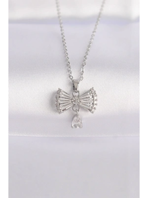 ® 316L Çelik Zincir Gümüş Renk Zirkon Taşlı Kalp Detay Fiyonk Kolye