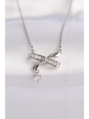 ® 316L Çelik Zincir Gümüş Renk Zirkon Taşlı Kalp Detay Fiyonk Kolye