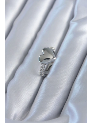 ® Gümüş Renk Pirinç Zirkon Taşlı Kalp Model Kadın Yüzük