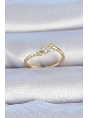 ® Pirinç Gold Renk Beyaz Çiçek Model Zirkon Taş Detay Kadın Yüzük