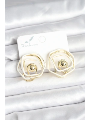 ® Pirinç Gold Renk Beyaz Mineli Geometrik Gül Model Kadın Küpe