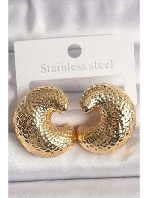 ® Pirinç Gold Renk Yılan Sırtı İşlemeli Yarım Halka Model Kadın Küpe