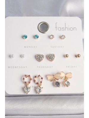 ® Pirinç Gold Renk Zirkon Taşlı Kalp Beyaz Mineli Fiyonk Figür 7 Çift Kadın Küpe Seti