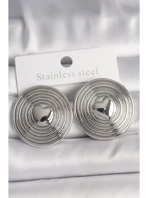 ® Pirinç Gümüş Renk Kalp İşlemeli Daire Plaka Model Kadın Küpe