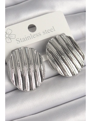 ® Pirinç Gümüş Renk Sallantı İşlemeli Daire Plaka Model Kadın Küpe