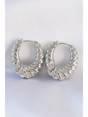 ® Pirinç Gümüş Renk Tırtık Detay Bombeli Halka Küpe