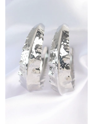 ® Pirinç Gümüş Renk Yaprak Desenli Halka Küpe