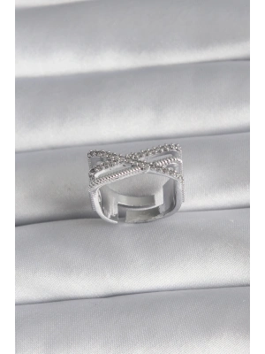 ® Pirinç Gümüş Renk Zirkon Taş Detay Kadın Yüzük