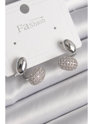 ® Pirinç Gümüş Renk Zirkon Taşlı Bombeli Model Kadın Küpe
