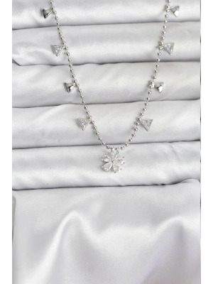 ® Pirinç Gümüş Renk Zirkon Taşlı Çiçek Model Kadın Kolye