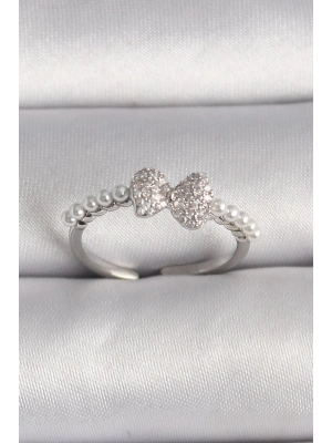 ® Pirinç Gümüş Renk Zirkon Taşlı Fiyonk İnci Detay Ayarlanabilir Yüzük