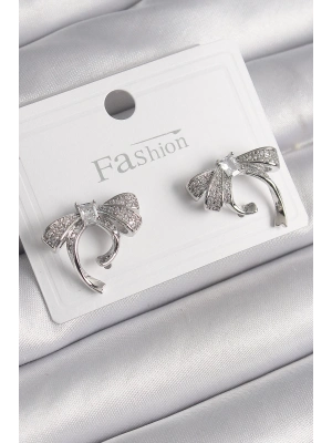 ® Pirinç Gümüş Renk Zirkon Taşlı Fiyonk Model Kadın Küpe