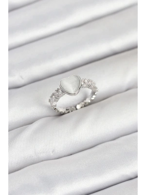 ® Pirinç Gümüş Renk Zirkon Taşlı Kalpli Kadın Yüzük