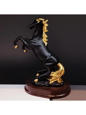 Dekoratif Şaha Kalkan At Biblo