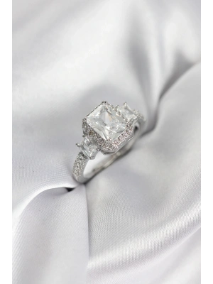 ® Gümüş Renk Kare Baget Zirkon Taşlı Tek Taş Model Kadın Yüzük