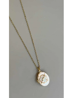 İncili Etnik Desen Kapaklı Kolye - Beyaz