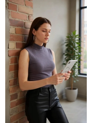 Kadın Antrasit Gri Kolsuz Balıkçı Yaka Basic Bluz