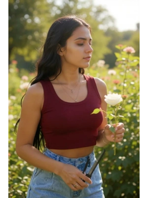 Kadın Bordo Kare Yaka Crop Top Bluz – Şık, Rahat ve Kolay Kombinlenebilir