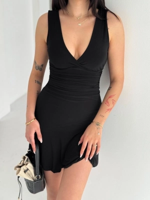 Kadın Derin V Yaka Sırt Dekolteli Mini Elbise Drapeli Şık Kolsuz - Siyah