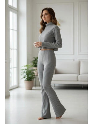 Kadın Fitilli Eşofman Takımı – Gri Boğazlı Crop Üst & İspanyol Paça Pantolon, Esnek Rahat Kalıp