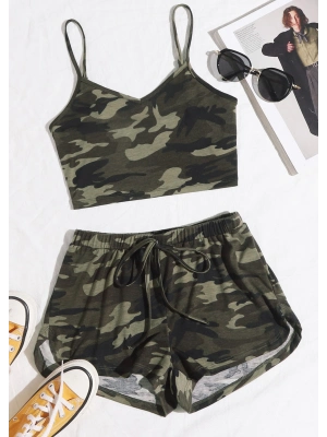 Kadın Kamuflaj Desenli Askılı Crop Top ve Şortlu Gecelik Takım