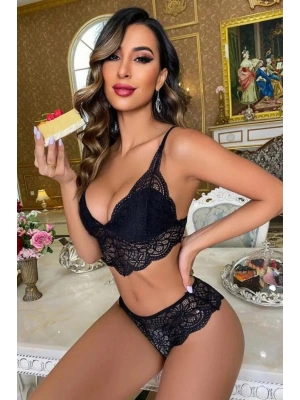 Kadın Siyah Dantel Bralet ve Slip Külotlu İç Çamaşır Takımı