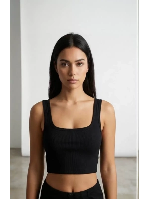 Kadın Siyah Kalın Askılı Crop Top Büstiyer – Modern ve Şık Tasarım