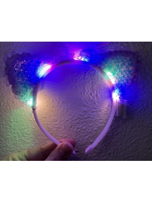 Kenarları Dantelli Mor Pullu Payetli Led Işıklı Kedi Kulak Taç 17x19 Cm