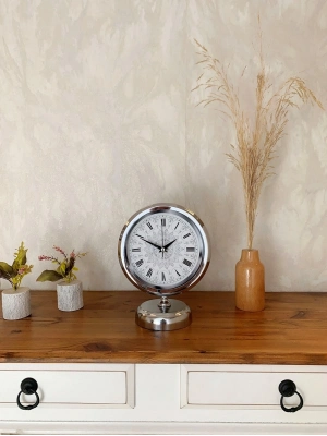 ® Krom Metal Çini Desen Roma Rakamlı Masa Saati