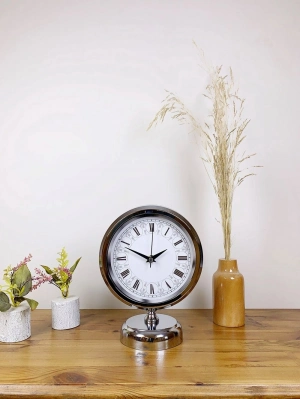 ® Krom Metal Desenli Roma Rakamlı Masa Saati