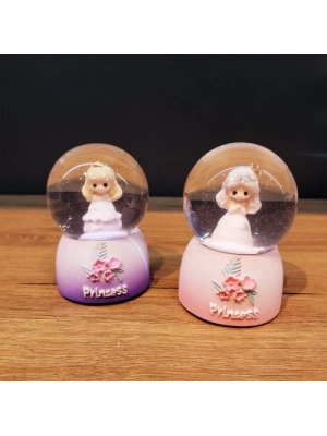 Küçük Boy Işıklı Kar Küresi Prenses Figürlü
