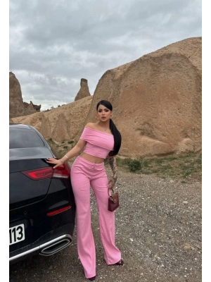 Madonna yaka bol paça pantolonlu takım