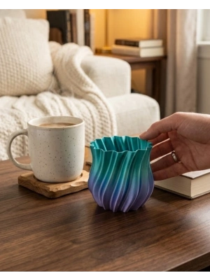 Mavi Degrade Kıvrımlı 3D Vazo Minimal Modern Ev Dekoru