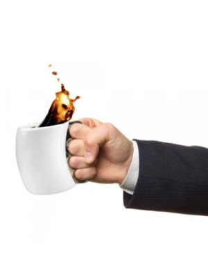 Muşta Tasarımlı Seramik Kupa