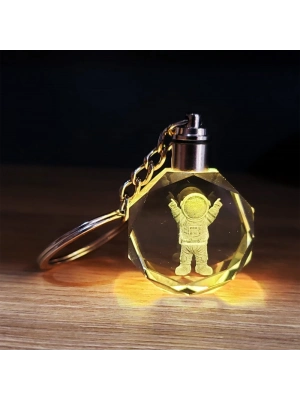 Mutlu Astronot Tasarımlı Renk Değiştiren Anahtarlık