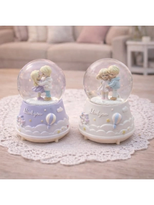 Orta Boy Işıklı Müzikli Motorlu Sevimli Çiftler Kar Küresi