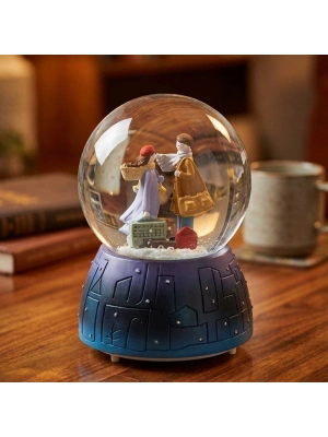 ® Pilli Işıklı Müzikli Kar Küresi–Valizli Sevgili Çift Figürlü Eğlenceli Masaüstü Biblo, LED Aydınlatmalı Dekoratif Hediyelik Kar Küresi