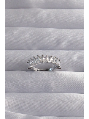 ® Pirinç Ayarlamalı Gümüş Renk Baget Taşlı Su Yolu Yüzük