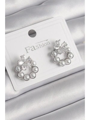 ® Pirinç Gümüş Renk İncili Halka Model Zirkon Taşlı Çiçek Detay Kadın Küpe