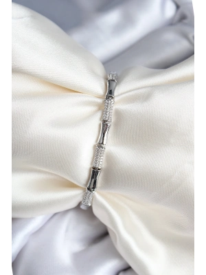 ® Pirinç Kemik Model Zirkon Taşlı Gümüş Renk Kadın Bileklik