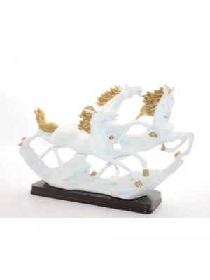 Polyester 3lü Şahlanmış At Figürü