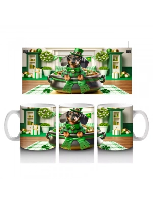 Şans Kazanında Oturan Sevimli Köpek – Baskılı Kahve Kupası