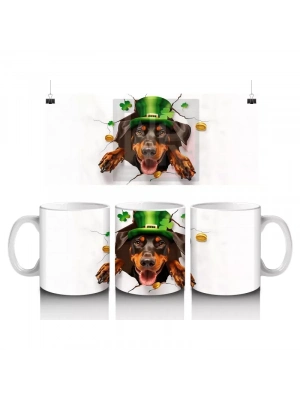 Şapkalı Doberman ve Dört Yapraklı Yoncalar – Baskılı Kahve Kupası