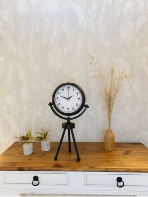 ® Siyah Metal Mini Tripod Farsça Masa Saati 45×26 cm