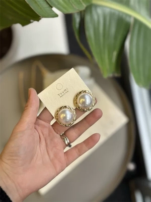 Taşlı Küpe - Beyaz