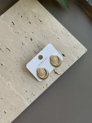 Taşlı Küpe - Krem